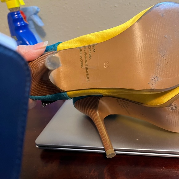 Two Lips‎ - Picture 9 of 9